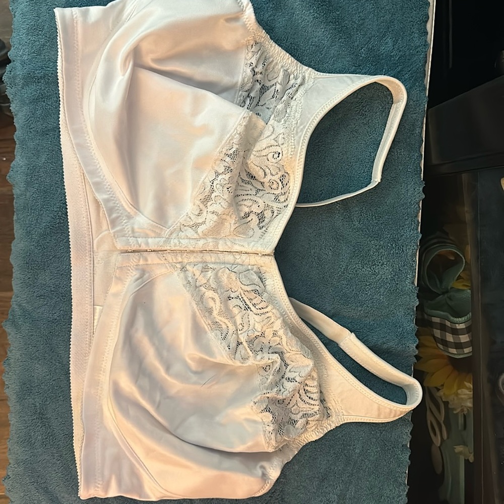 46g glamorise front hook bra